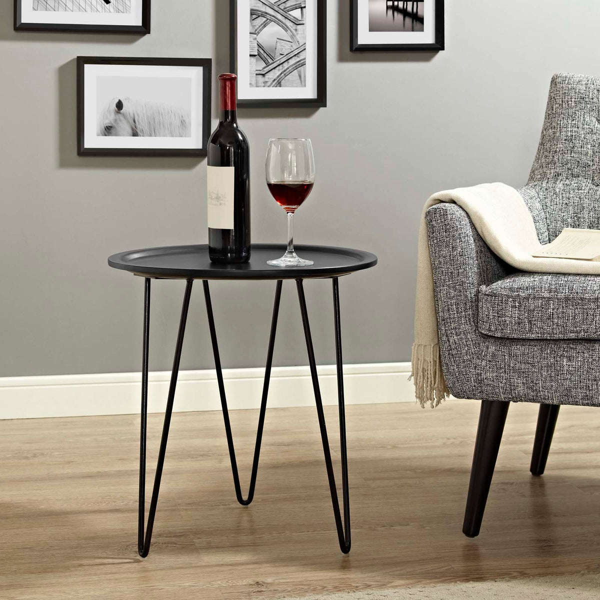 Modern Round Side Table with Black Tray Top – Minimalist Accent Table with Metal Hairpin Legs